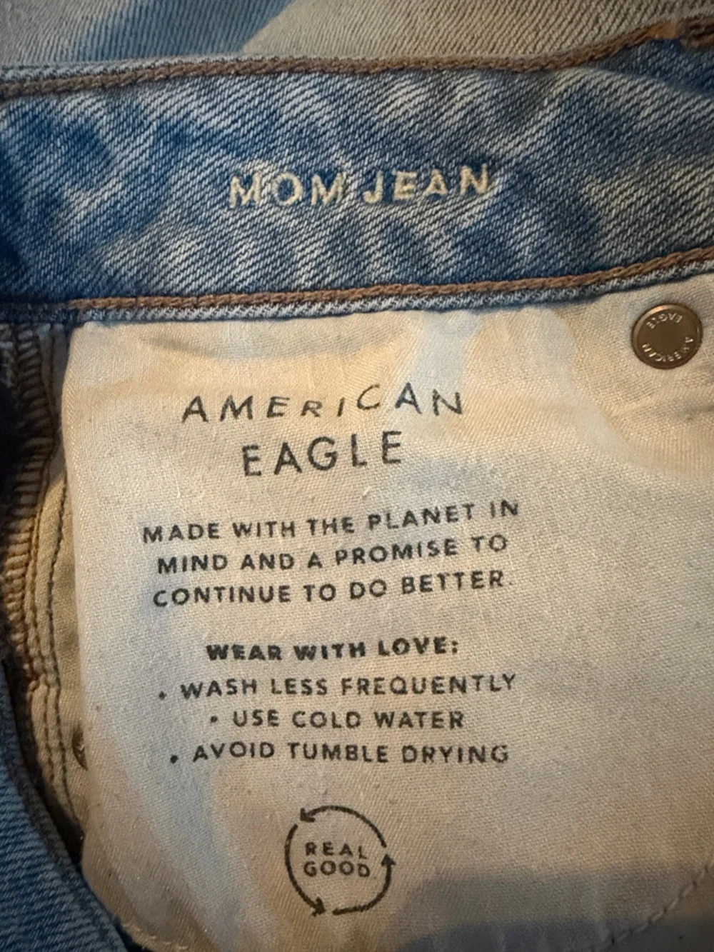 American Eagle Outfitters Mom Jeans High-Rise Light Blue Jeans Short - Picture 2 of 7